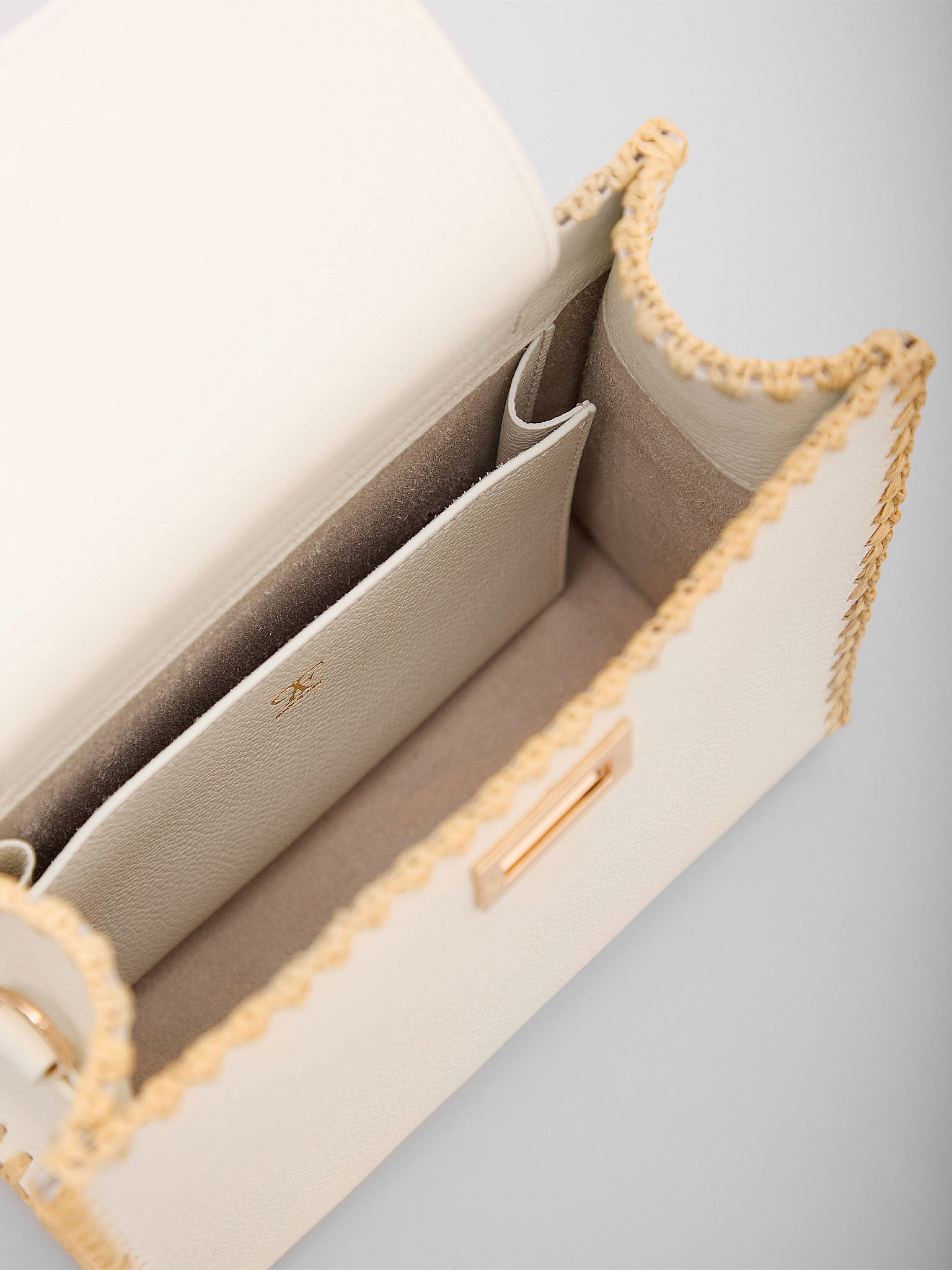 Sylvia Medium FG Milk