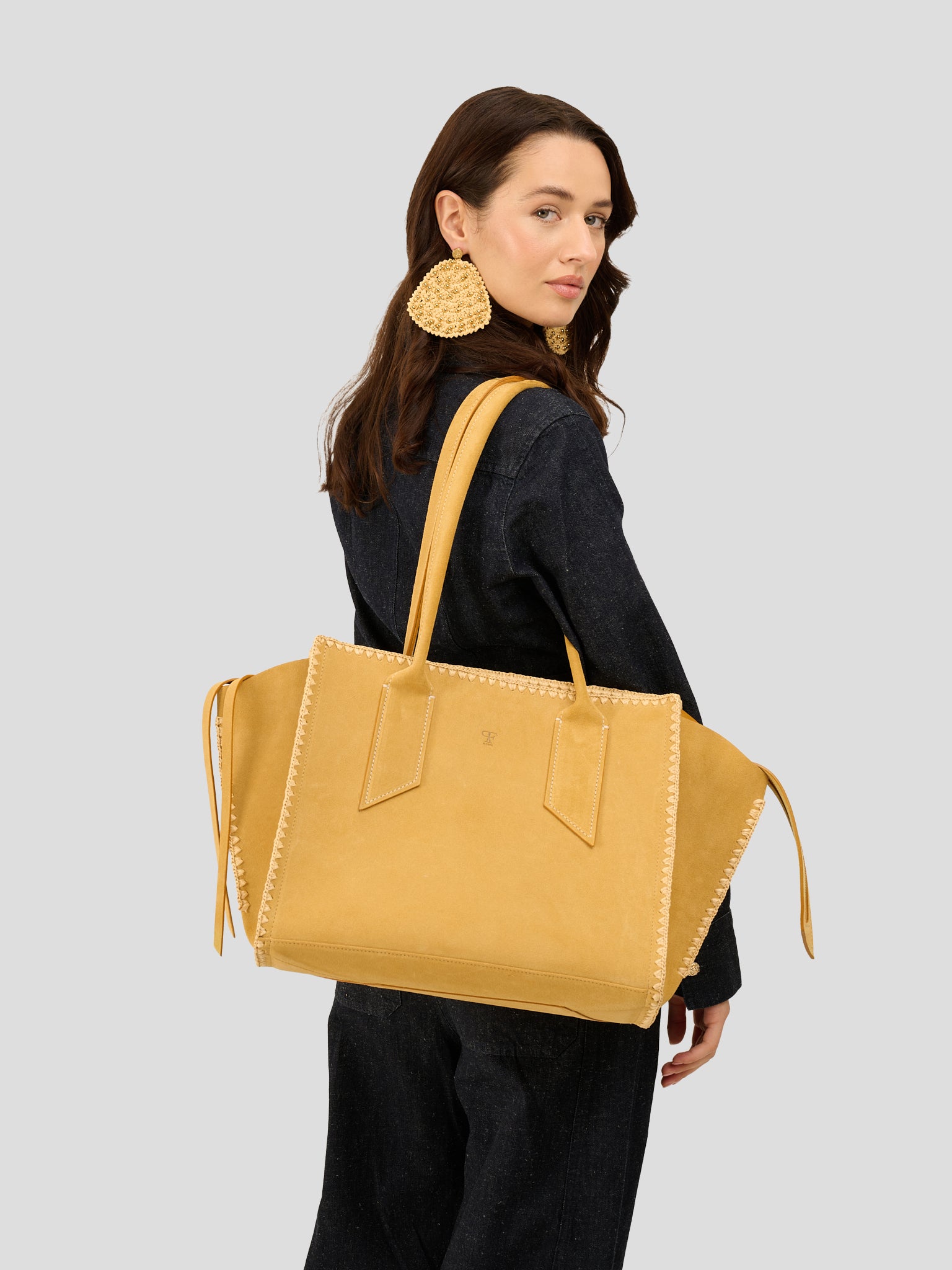 Laura Maxi Suede Sand